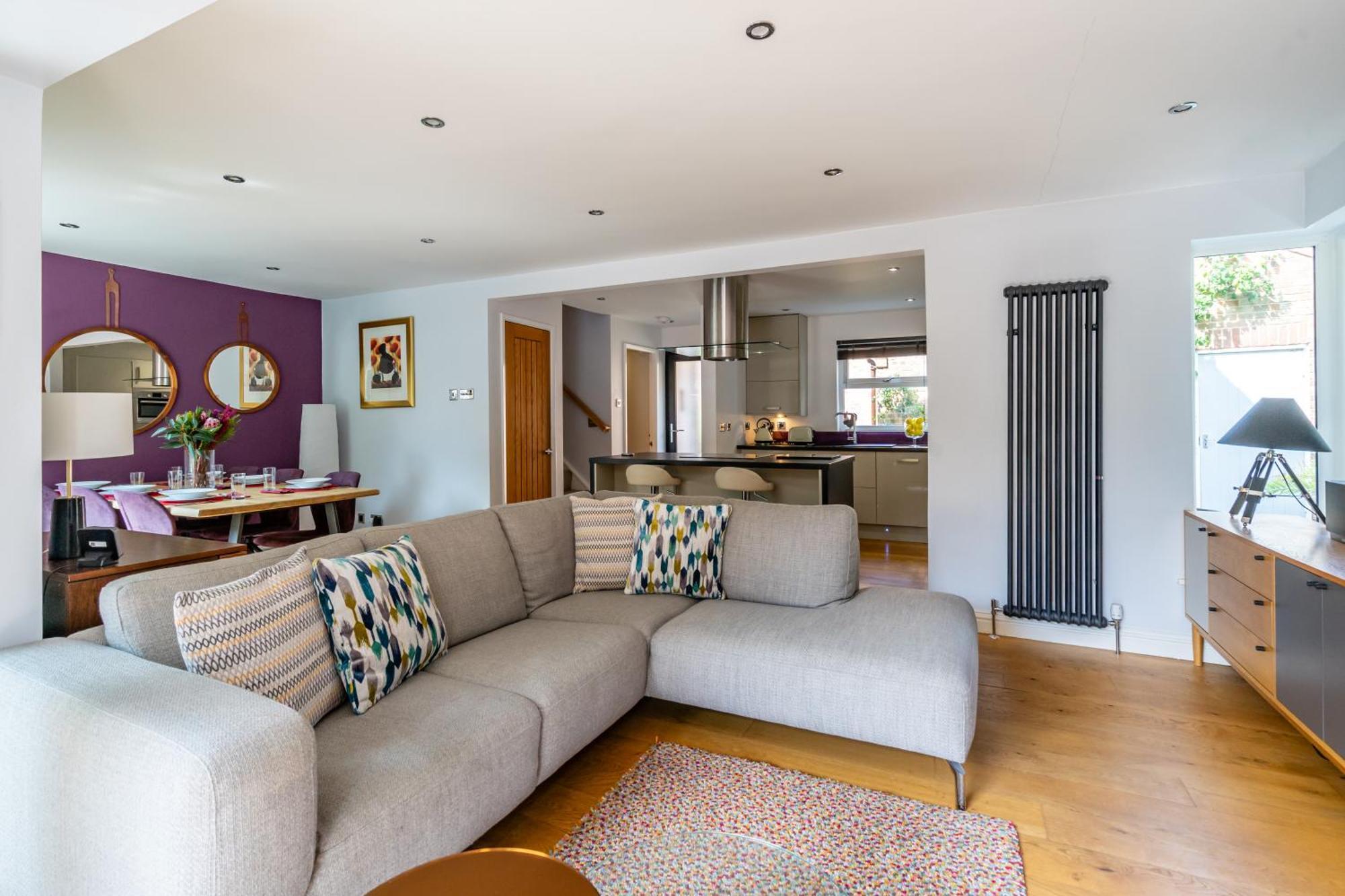 16 Hunt Court York